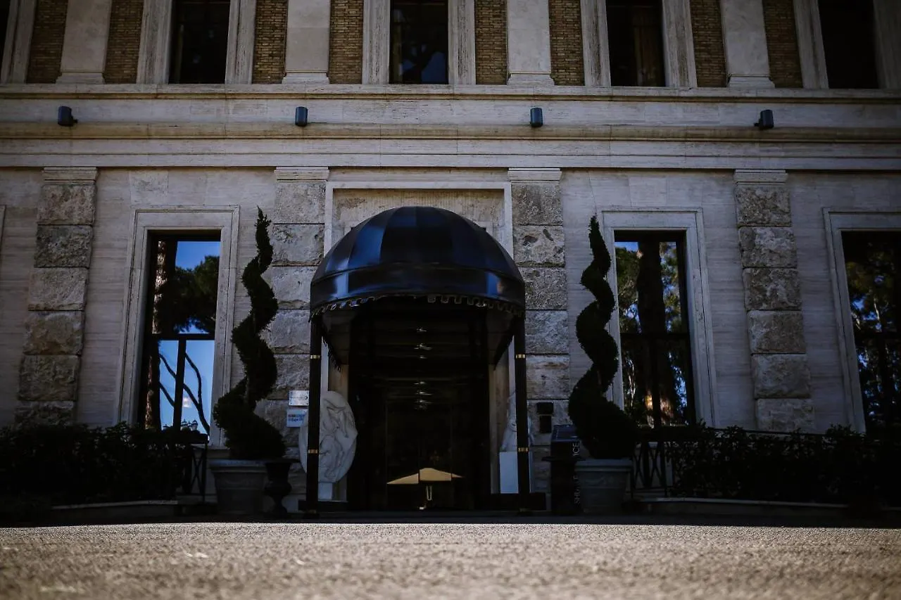 Th Roma - Carpegna Palace Hotel Rome