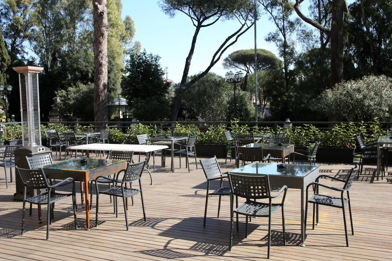 Th Roma - Carpegna Palace
