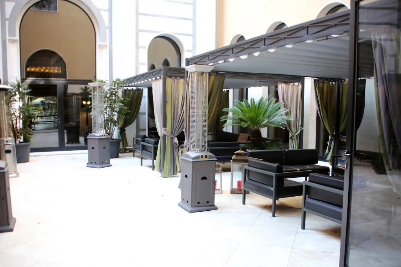 Th Roma - Carpegna Palace Italie