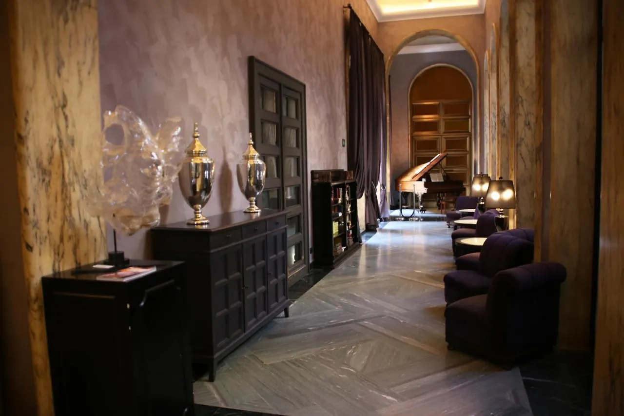 Th Roma - Carpegna Palace Hotel Rome