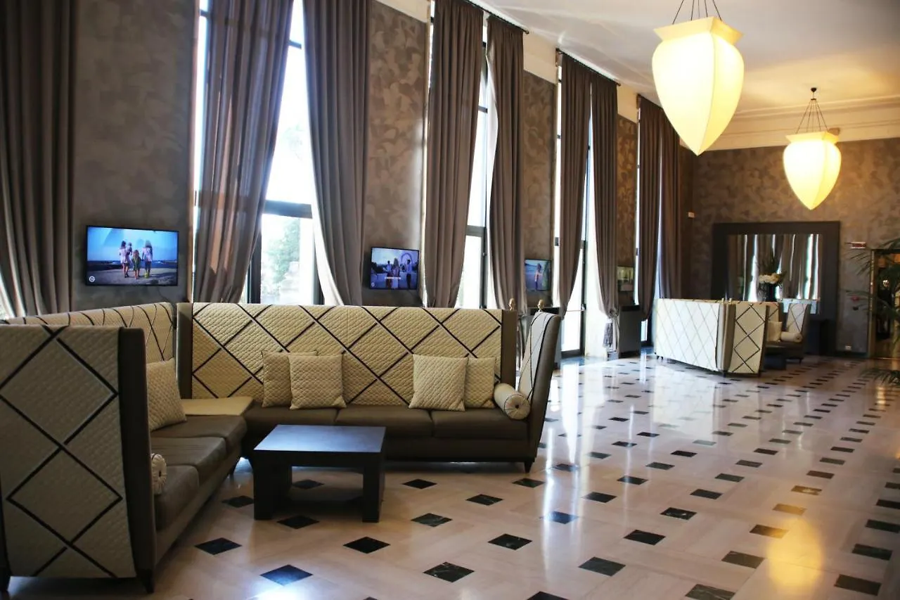 Th Roma - Carpegna Palace Hotel