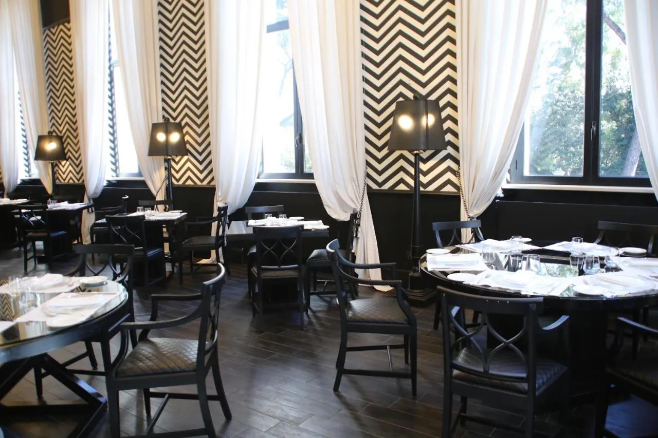 Hotel Th Roma - Carpegna Palace